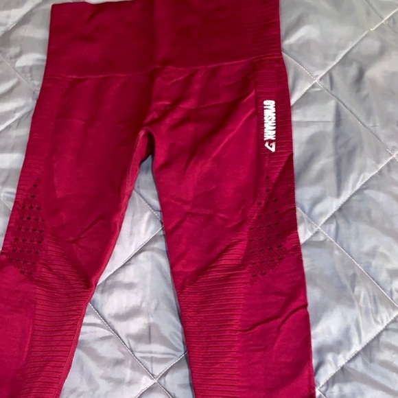 Gymshark leggings in red wine color - Picture 3 of 3